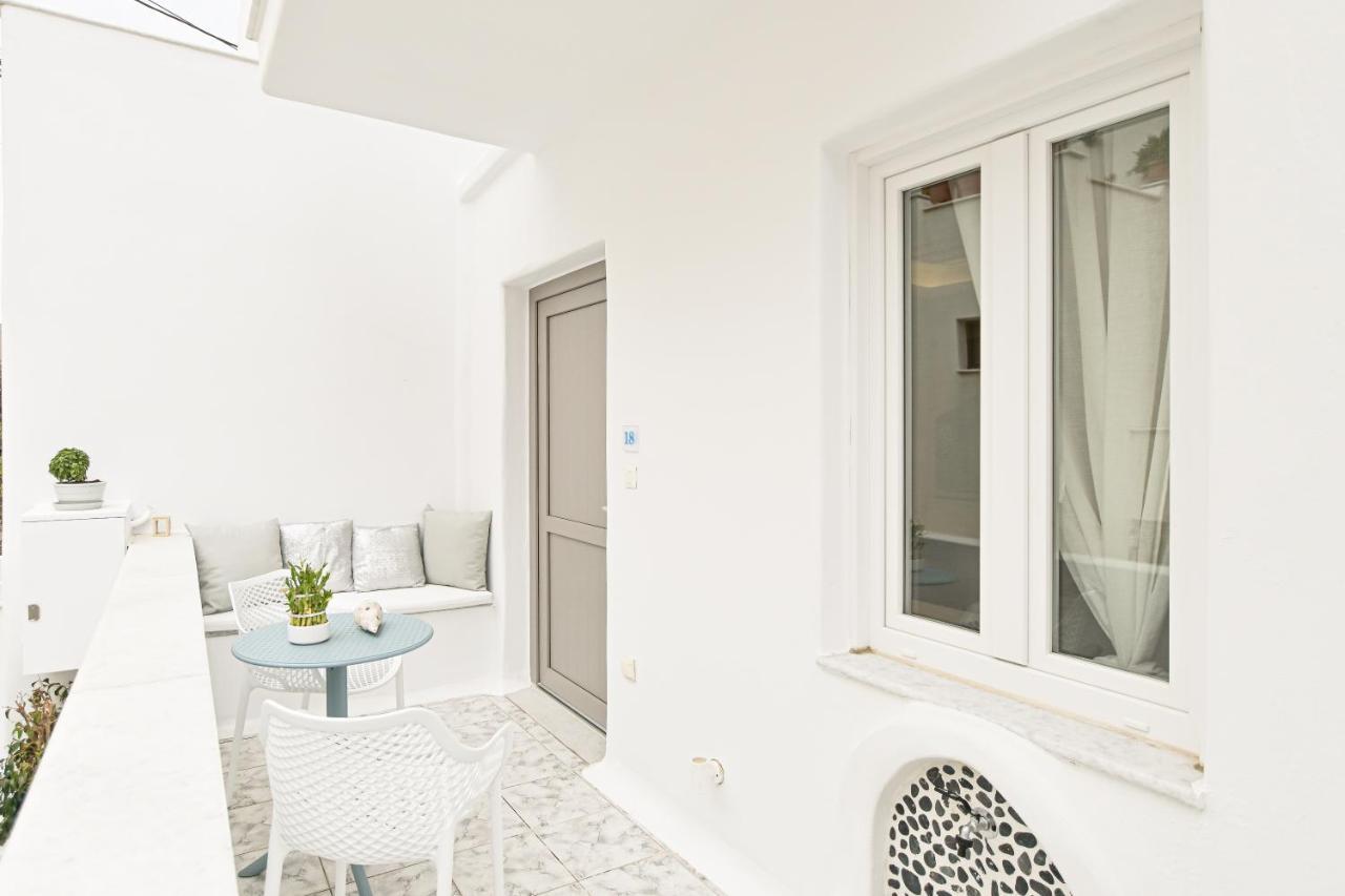 Naxos Evilion Luxury & *