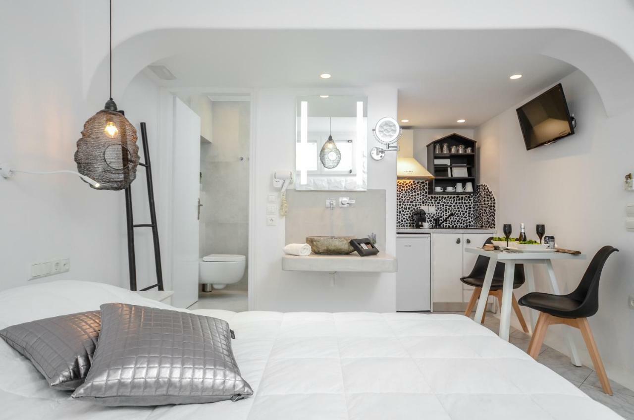 Naxos Evilion Luxury & *