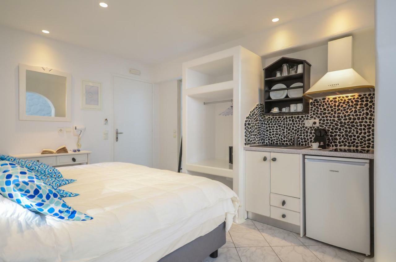 Naxos Evilion Luxury & *